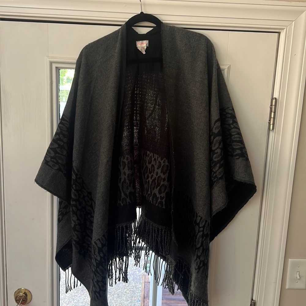 Free People black/grey leopard sweater wrap EUC One Size